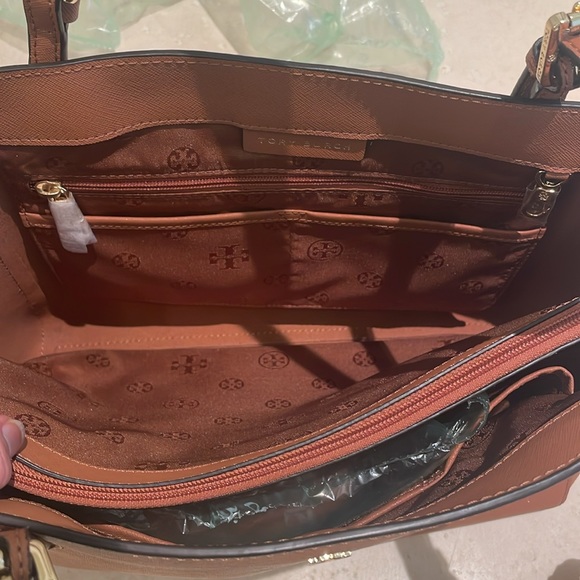 Tory Burch Robinson Tote - Picture 4 of 11